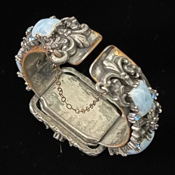 VTG Renaissance Revival Unsigned Hinged Cuff Bracelet; Selro Inspired - Picture 7 of 11